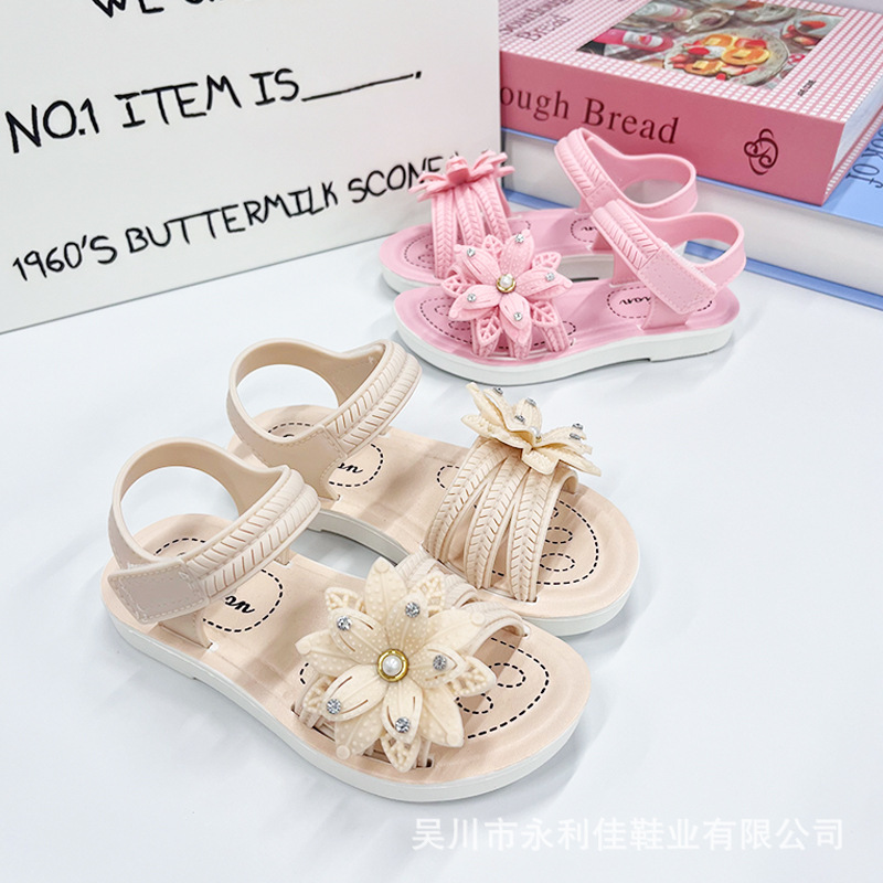 Sandalias de niñas de verano nuevas niñas pequeñas niñas bebés antideslizantes fábrica de flores al por mayor de comercio exterior