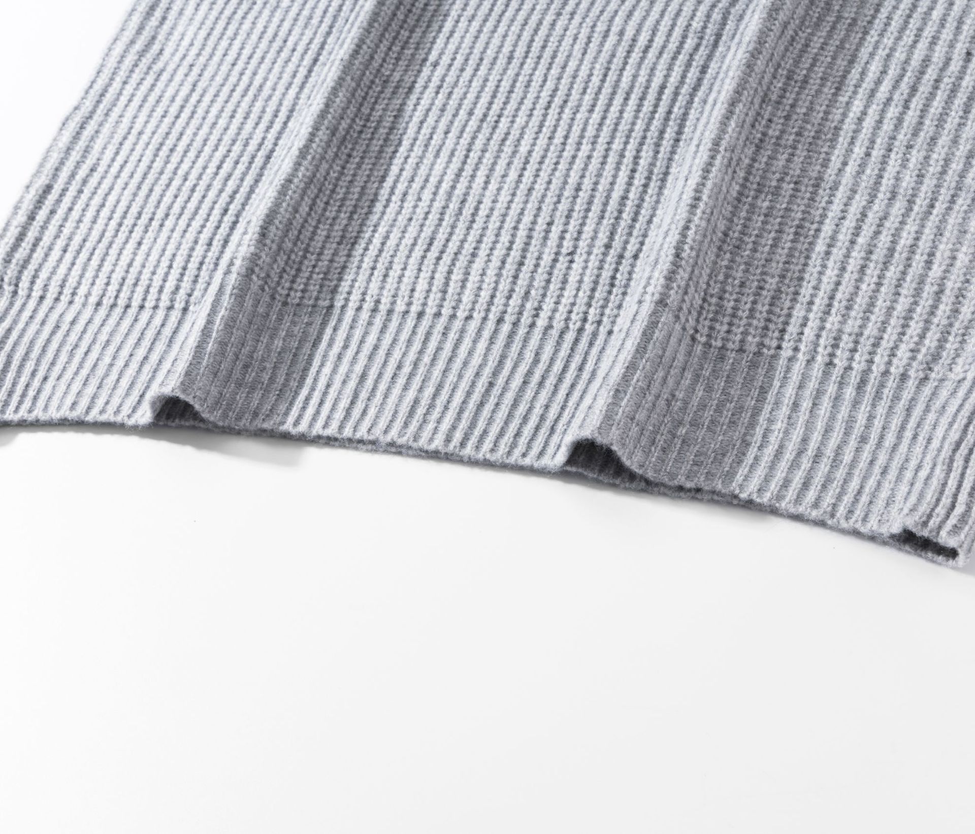 Pull homme à col en V boutonné - Pull en maille coupe ample rétro pour l'automne et l'hiver (Noir/Gris, S/M/L/XL)_voghion.com