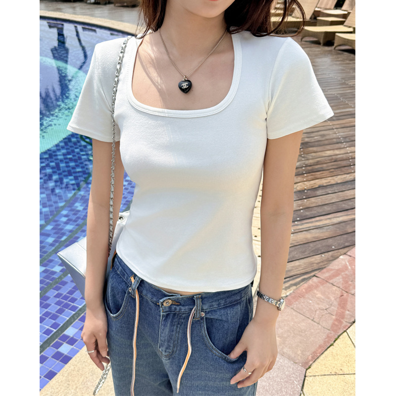 하얀색