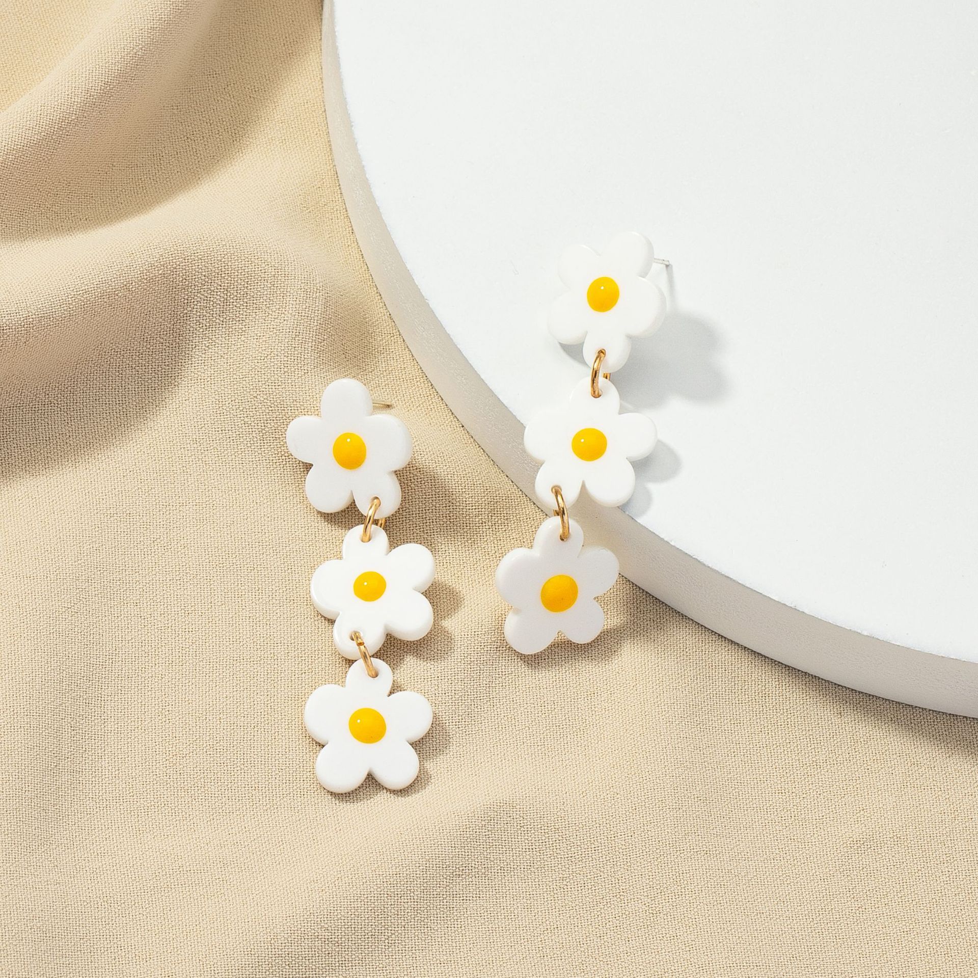 Acrylic Flower Fashion Long Earrings One Pair Wholesale Jewelry Nihaojewelry display picture 1