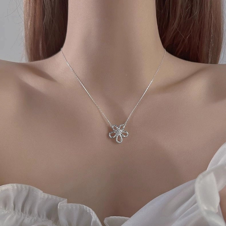 S999 Sterling Silver Gardenia Necklace Sweet Floral