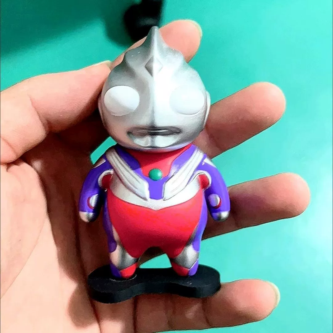 Минифигурка Ultraman Tiga коллекционная, 10×6×5 см, антистресс, 80 г (красная/чёрная)