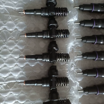0414720403 Diesel Common Rail Injector Assembly 0414720215 Fuel Injector Nozzle 038130073Ag
