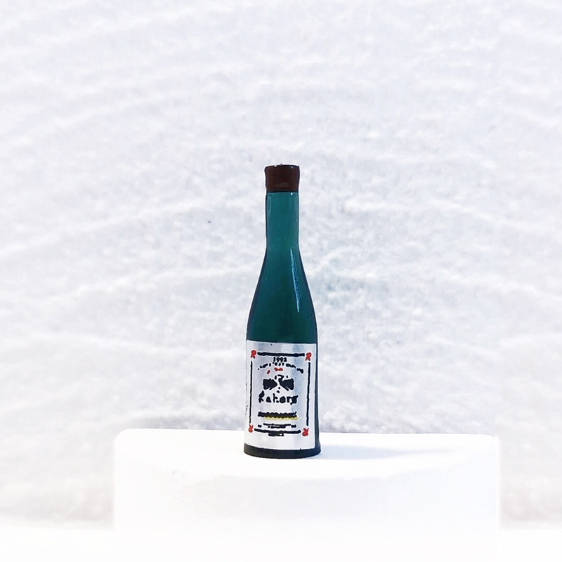 Dollhouse accesorios de casa de muñecas botellas de cerveza miniatura props de disparo micro paisaje mini botella de vino D136