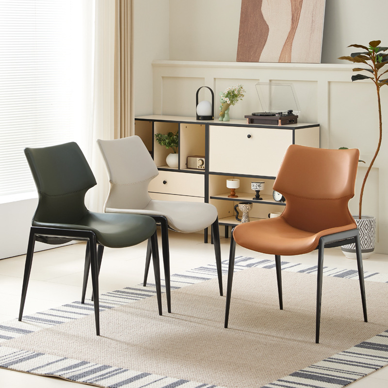 Italian Saddle Leather Dining Chair for Home High-End Designer Backrest Armrest Hotel Light Luxury Minimalist Dining Table Lion Head Chair