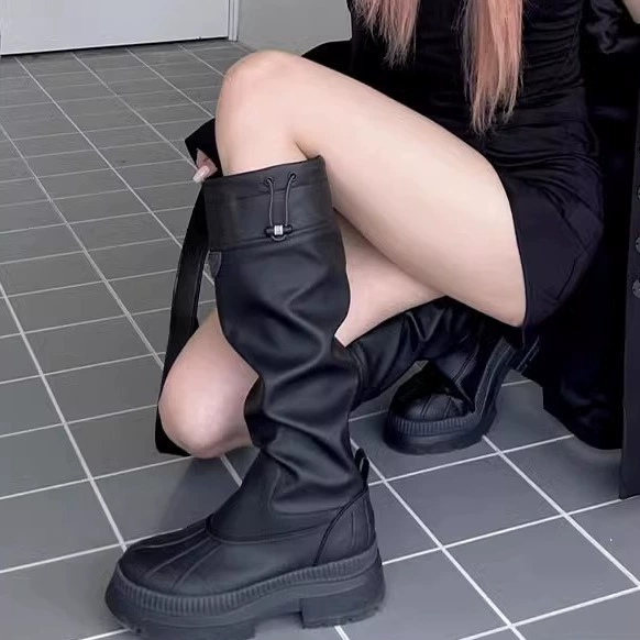 Высокие и стройнящие длинные сапоги для женщин, новый осенний стиль 2024 года, миниатюрные кожаные сапоги с регулируемыми манжетами, сапоги выше колена.