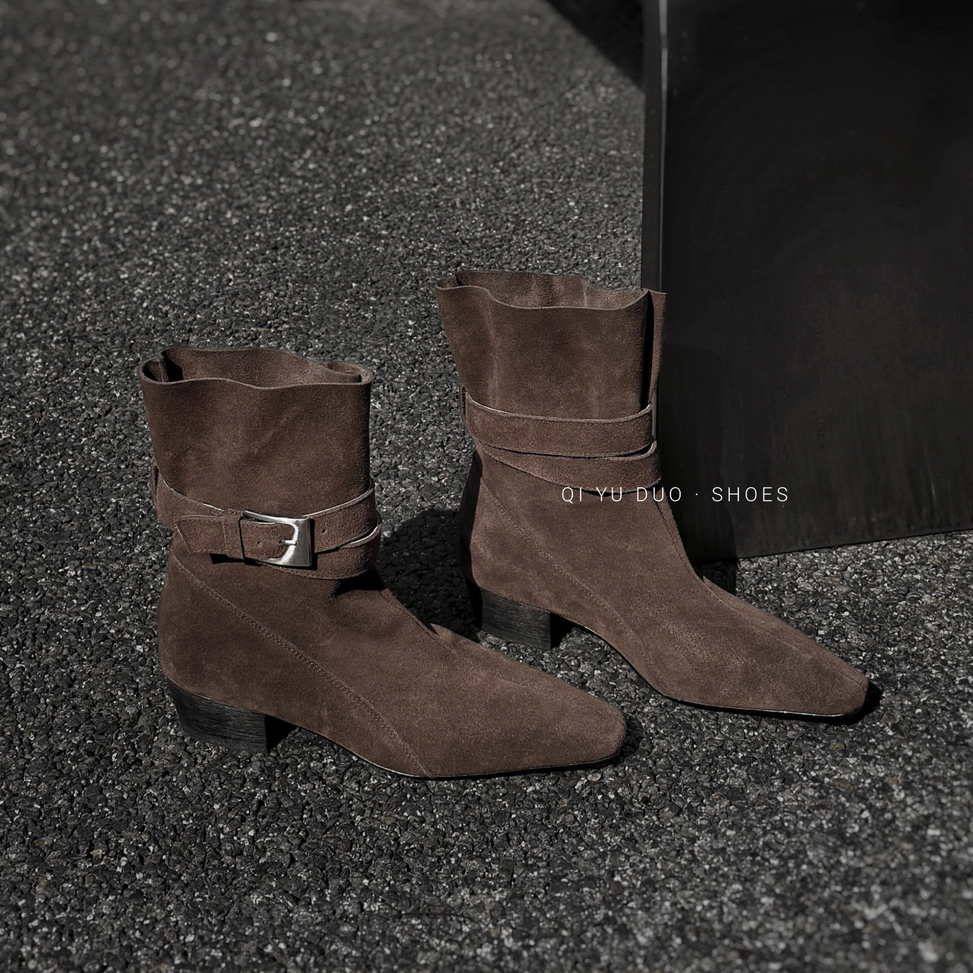 Retro British Style Fashionable Sleeve Two-Wear Square Toe Short Boots Women's Belt Buckle Thick Heel Girdle Fashion Boots