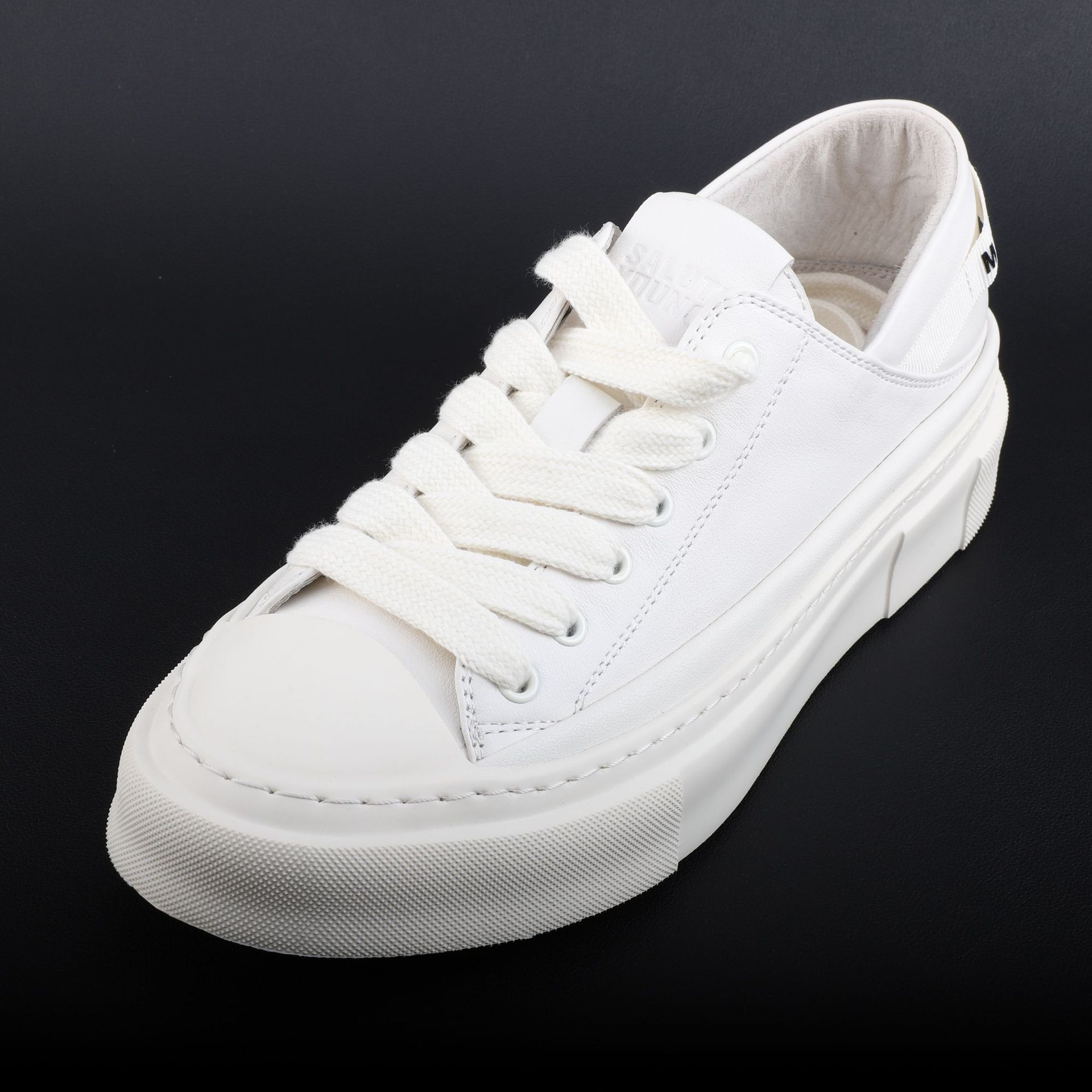 Autumn universal casual breathable sneakers