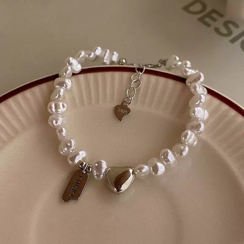 Baroque Pearl Heart Bracelet Fashionable and Elegant Lucky Tag Sweet Cool Light Luxury Heart Friendship Bracelet Baroque Pearl Heart Bracelet Fashionable and Elegant Lucky Tag Sweet Cool Light Luxury Heart Friendship Bracelet