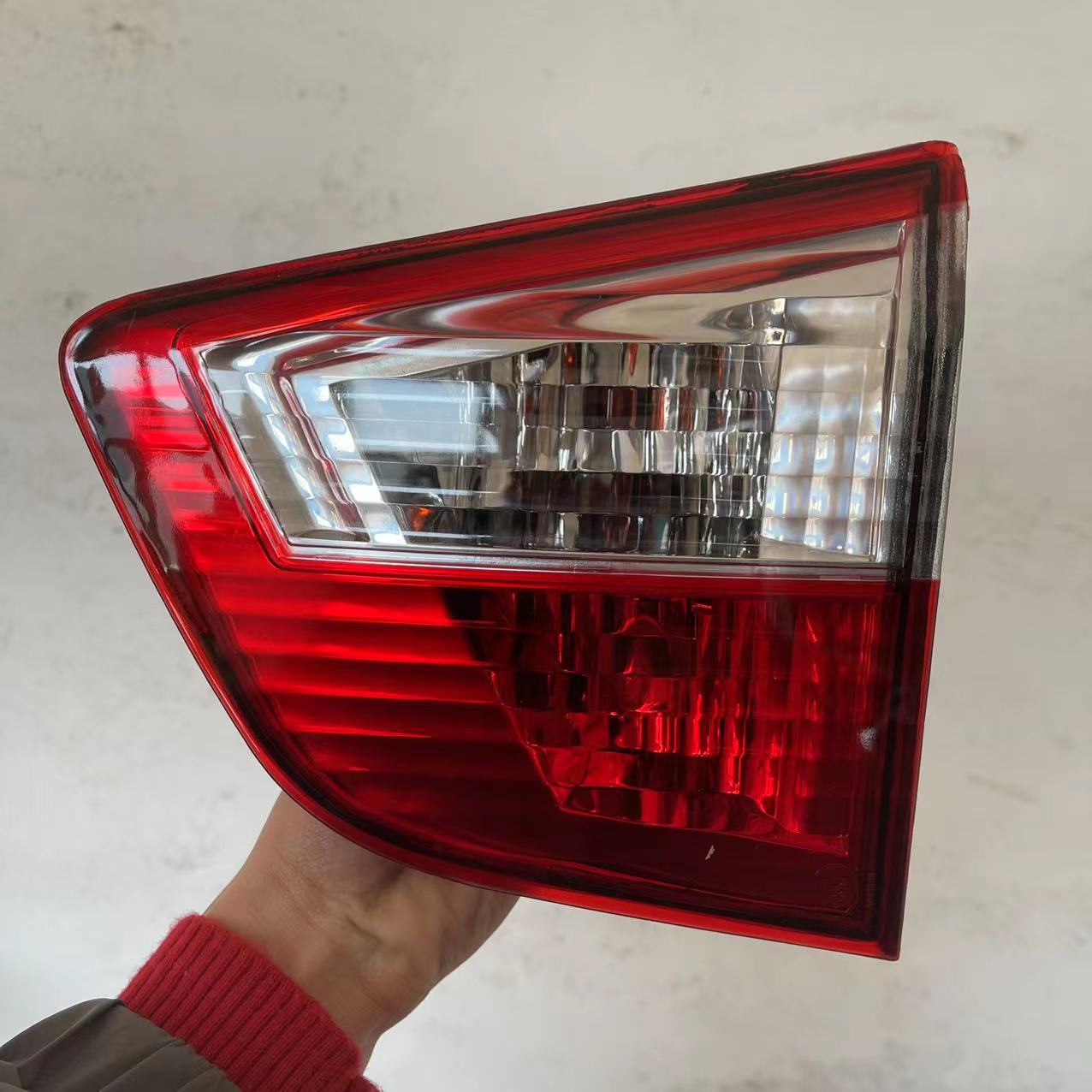 Suitable for BYD S6 rear tail lamp assembly BYDS6 left and right rear bumper lamp rear fog lamp tail lamp cover bumper lamp