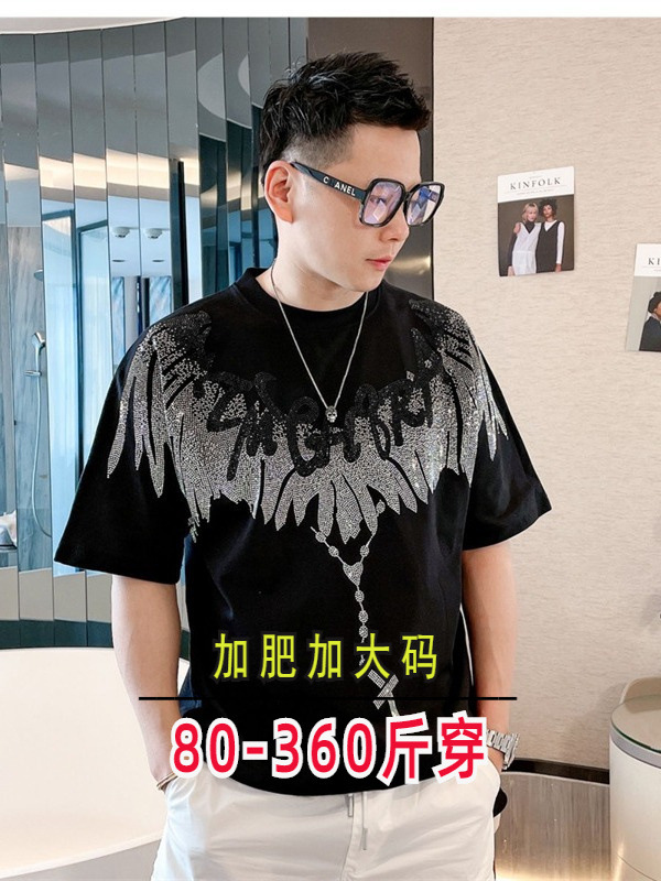 Camiseta de manga corta para hombre, talla grande, estilo europeo, marca de moda, con pedrería, diseño de alas de ángel en la parte delantera y trasera, corte holgado