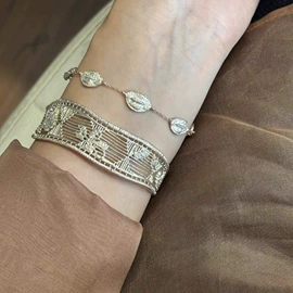 耳环;项链;耳钉