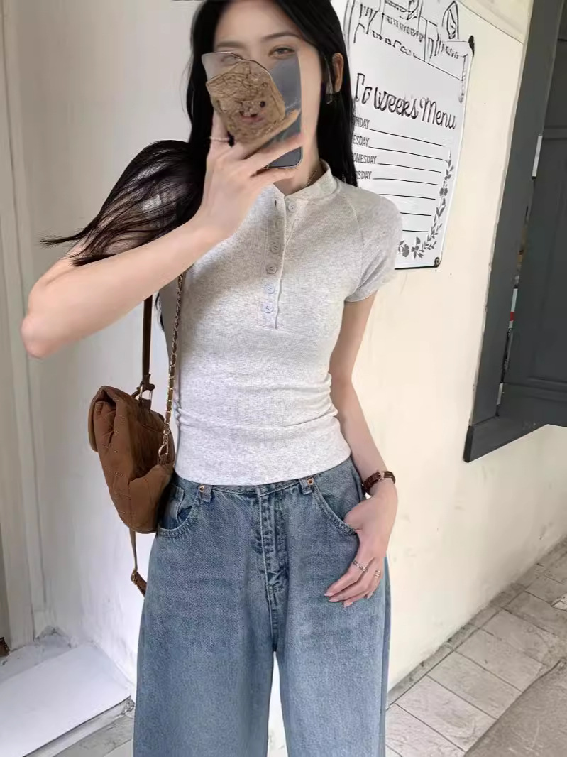 2024 New Cotton Casual Design Feeling Temperament Gray Gentle Inner Button Short-sleeved T-shirt Women's Summer Women's Fashion