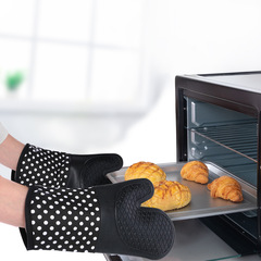 Kitchen microwave heat-insulating glove pot holder set polka dot thickened padded silicone baking gloves barbecue tools