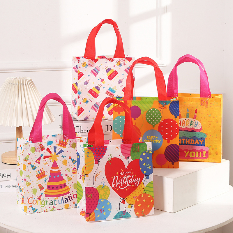 Birthday gift bag birthday gift hand-held non-woven bag party candy cartoon gift bag in stock wholesale Birthday gift bag birthday gift hand-held non-woven bag party candy cartoon gift bag in stock wholesale