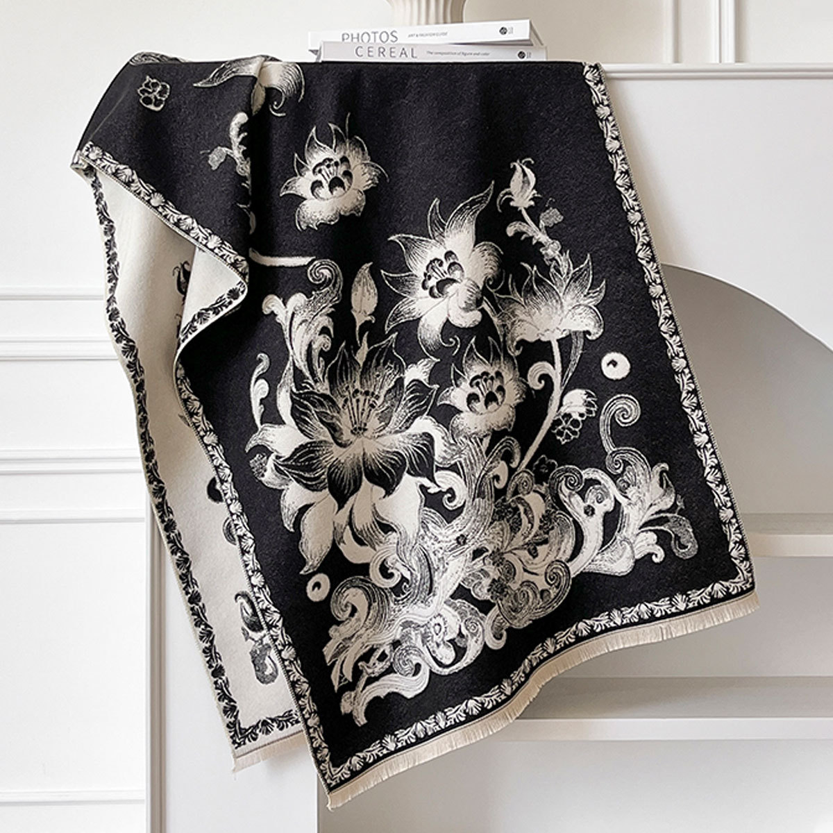 Herbst- und Winterblumen verweilen mit Schmetterlingen, einfacher warmer Damenschal aus Kaschmirimitat, modischer und vielseitiger langer Schalumhang_voghion.com