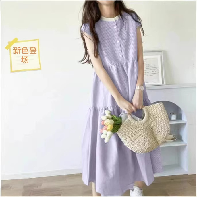 Summer cute dress with sleeves with a round collar sleevless
