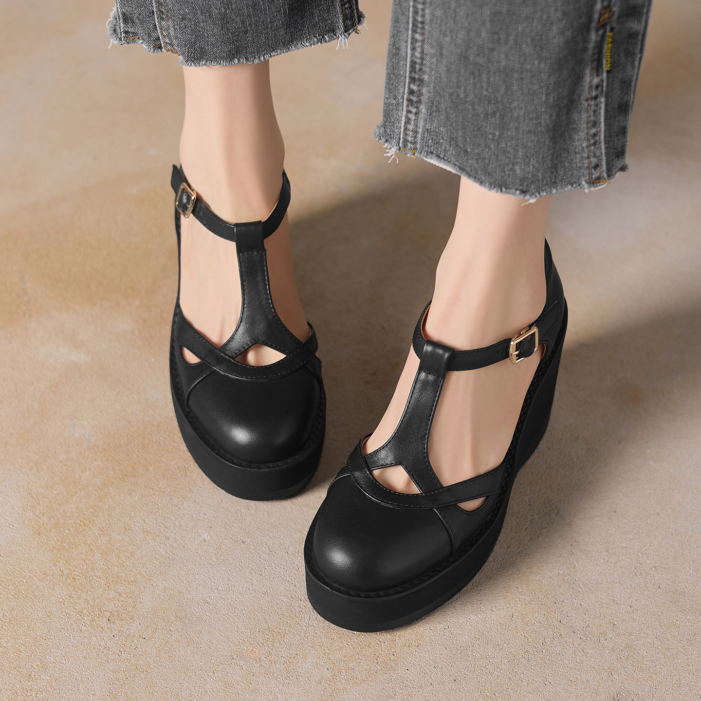 Sandal cao gót nữ quai ngang khóa T, đế dày platform, gót 9.5 cm — đen