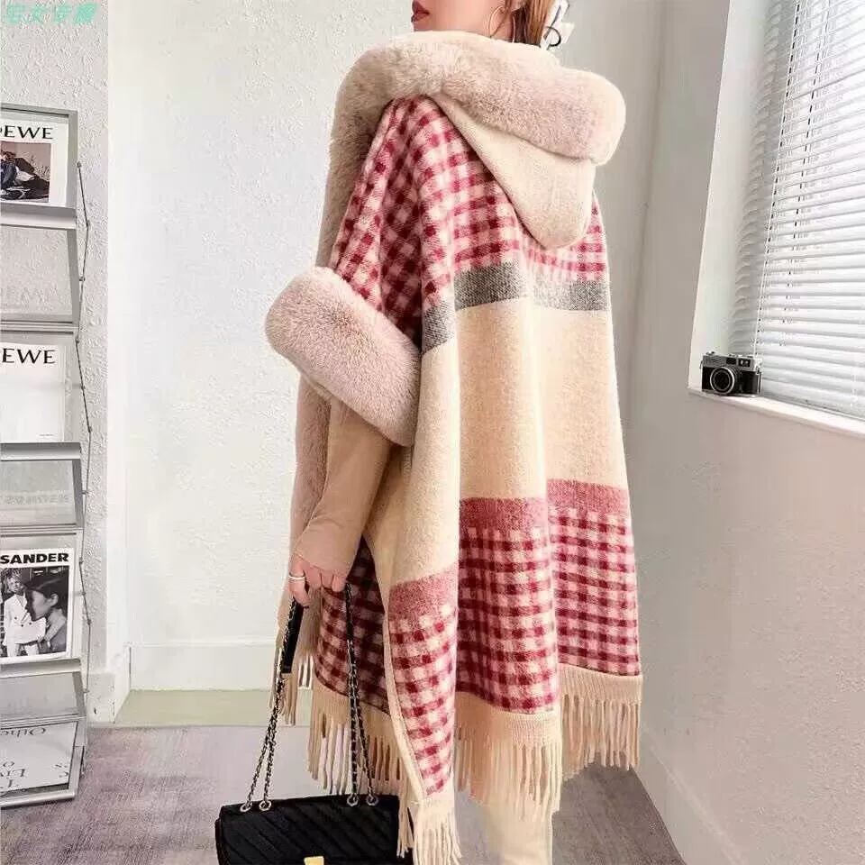 Перхолищный плащ в демисезон, тренч, западный стиль, plus size, с капюшоном и отделкой из искусственного меха