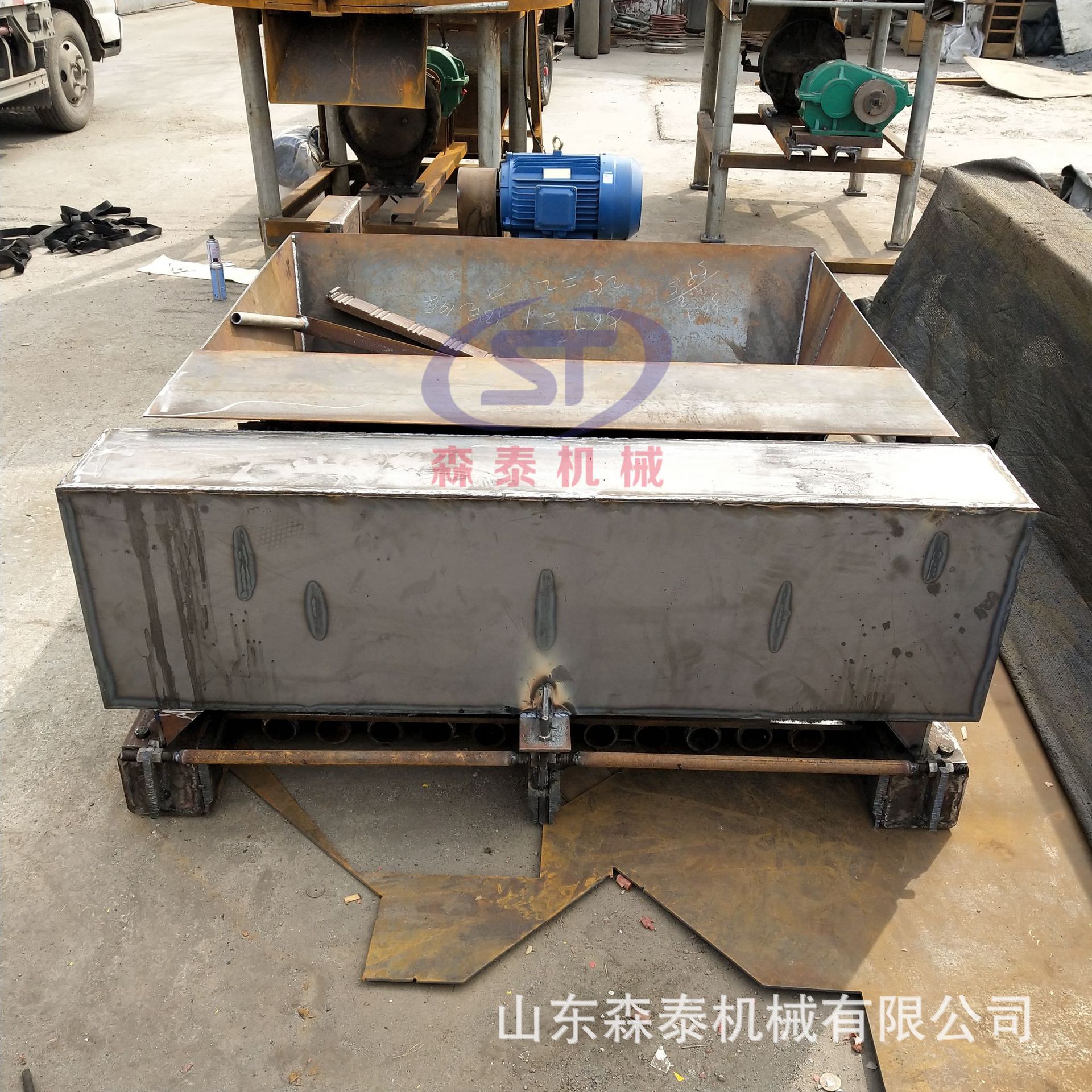 双排围墙板成型机 80*600围墙板机 混凝土预制构件立柱机