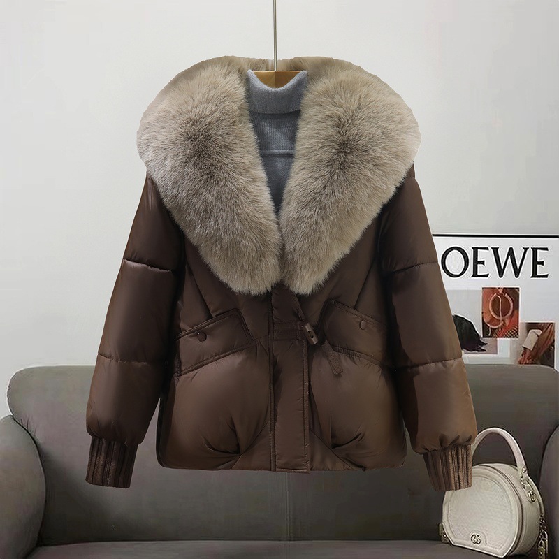 2025 comercio exterior transfronterizo nueva ropa de algodón de moda mujer cálida gran cuello de cabello temperamento coreano corto abrigo de algodón de mujer
