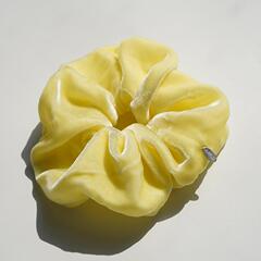 プレゼントの少女LAILAIの純粋な手作りの乳はガチョウの黄色の秋冬の髪のひものシルクのベルベットの雰囲気感が大きいです。