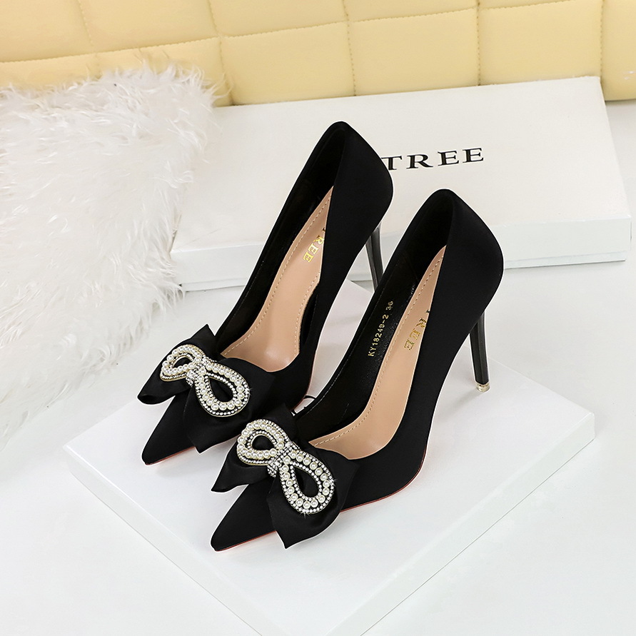 High heels slim heels shallow mouth pointy satin pearl diamond-bow single shoes_voghion.com