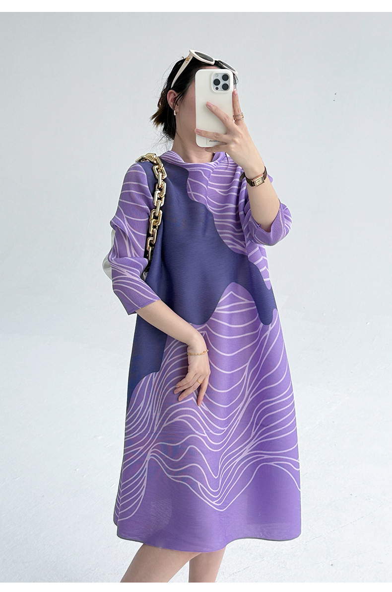 Váy liền maxi nữ in họa tiết kẻ sọc xếp ly tôn dáng — Màu tím chi tiết 6
