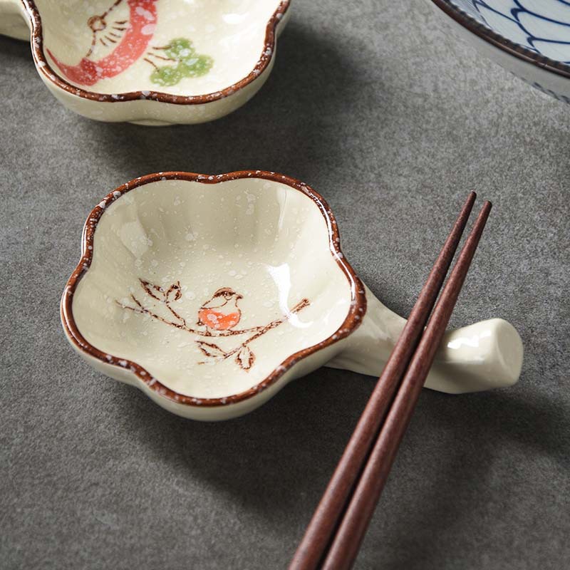 Small ceramic dish with handle, hand-painted, suitable for seasoning, vinegar dish, soy sauce dish, two-in-one chopstick stand, dipping sauce dish, small vegetable dish
