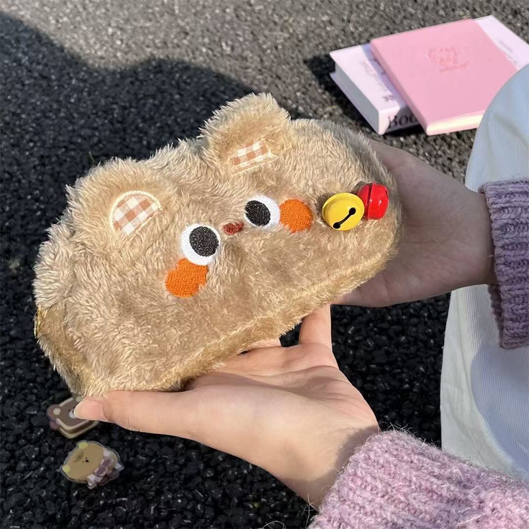 Bonita serie de bolsas de bolsillo de peluche de animales en el corazón japonés de una niña de alto valor de la cara bolsas de lápiz de estudiantes bolsas de maquillaje de niñas