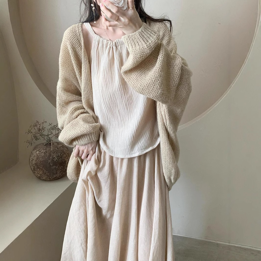 2024 가을과 겨울 새로운 선 스타일 여성 의류 새로운 중국면 및 린넨 스커트 매달려 목 스트랩 부드러운 스웨터 세트