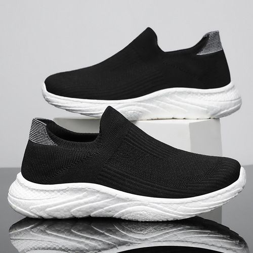 Men's shoes, breathable and odorless, one-step slip-on socks, plain color, versatile couple casual shoes, breathable flyknit single shoes.