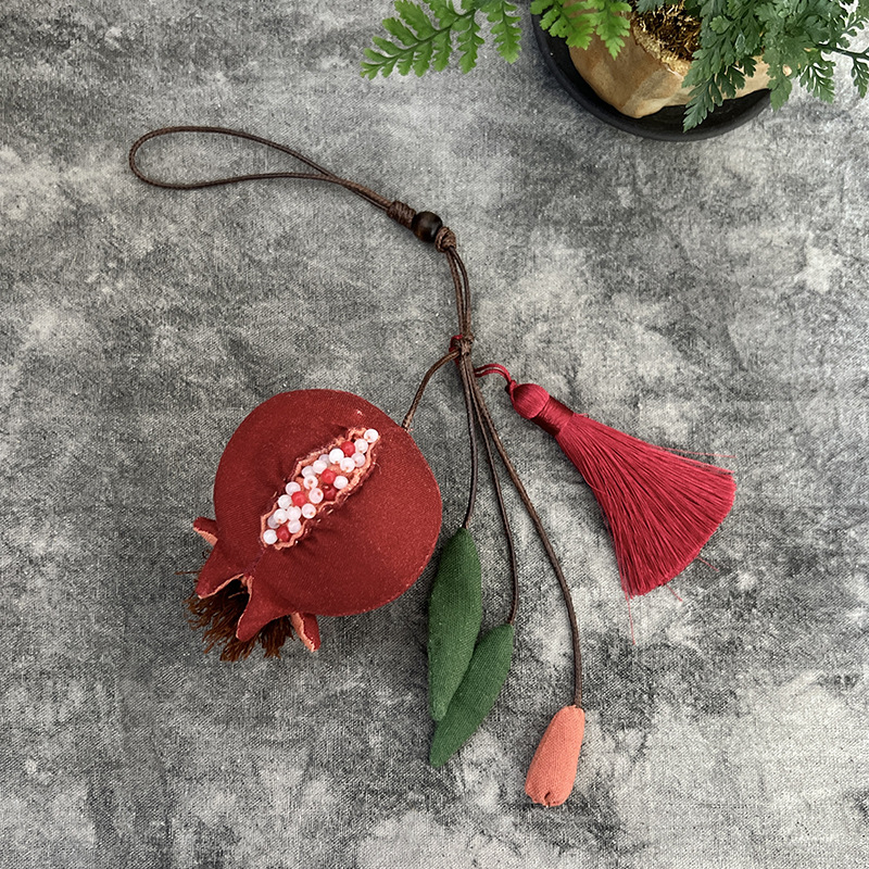 Colgante de granada No. 6 ~ Rojo oscuro (paquete de material)