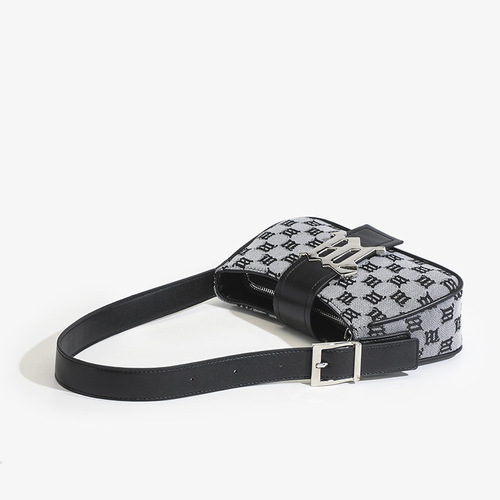 Fashionable Urban Women's Underarm Bag Summer Niche Design Retro Metal Letters Presbyopia Shoulder Handheld Women's Bag