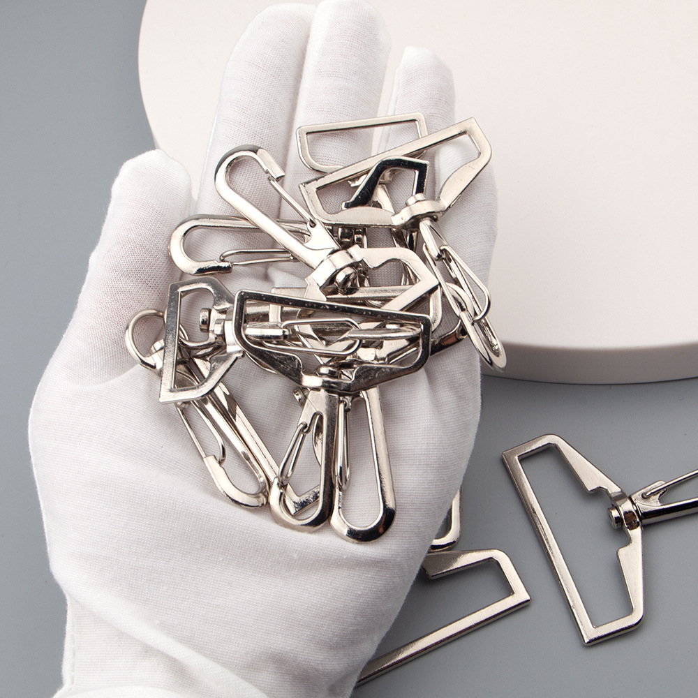 Fuente de fábrica de metal giratorio bolsa accesorios de hardware multi-especificaciones soporte de muestra gratuita