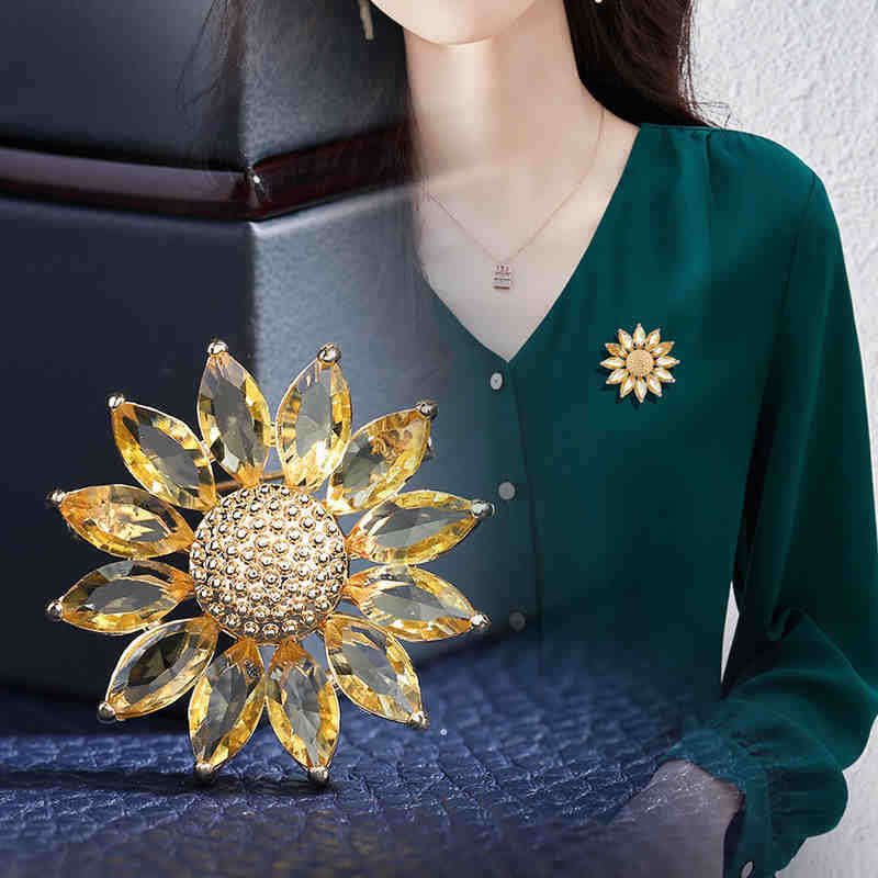 Spilla in cristallo per donna elegante accessorio girasole_voghion.com