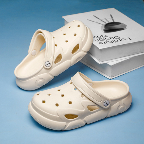 Children's Slippers New Style Hole Shoes for Boys and Girls, Baby Cooling Shoes with Soft Sole, Beach Slippers with Head Cover and Non-Slip Features