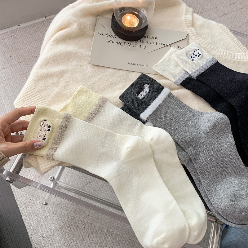 Calcetines de invierno con diseño de perro salchicha, combinación de colores, cálidos y con borde de felpa.