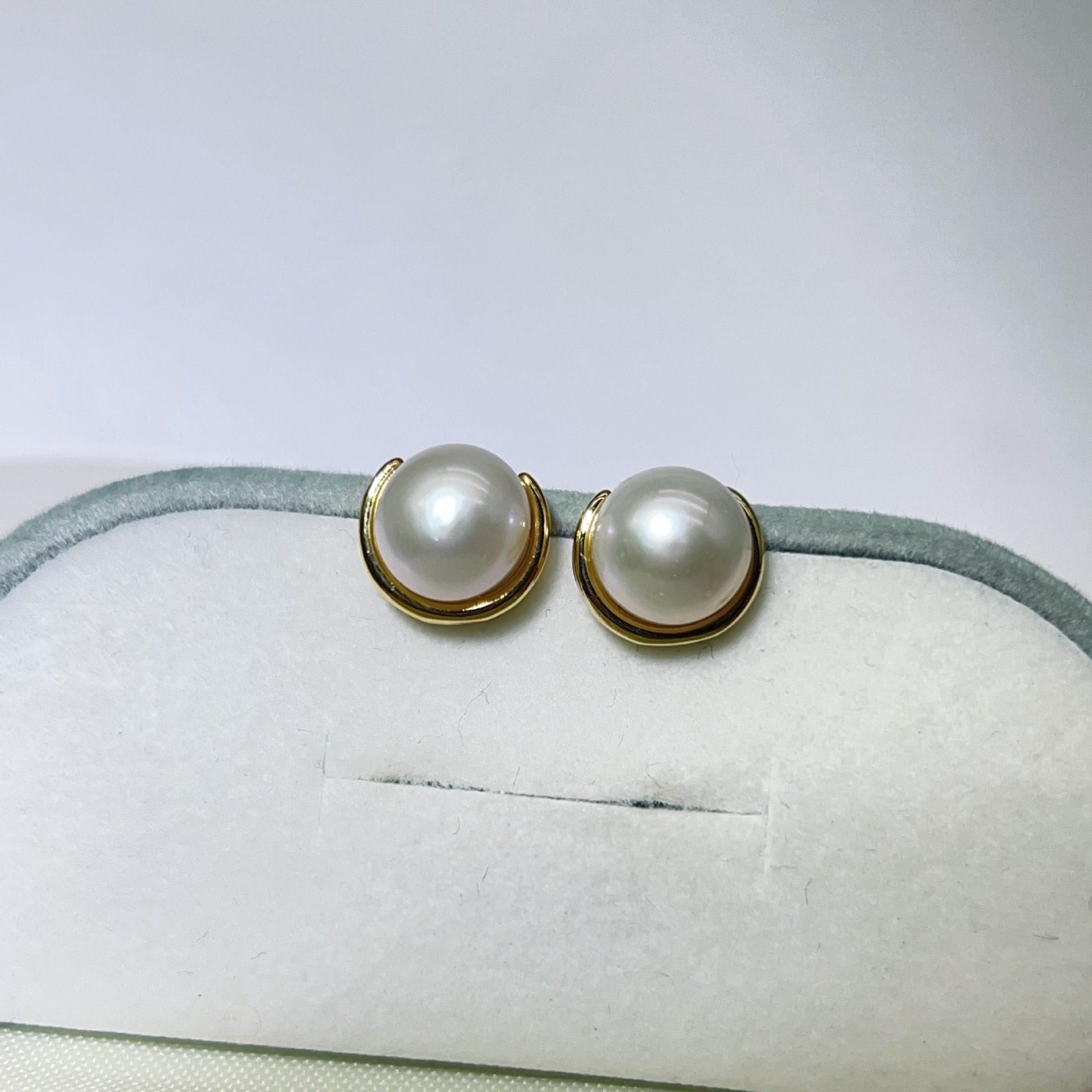 C1408 부드러운 달