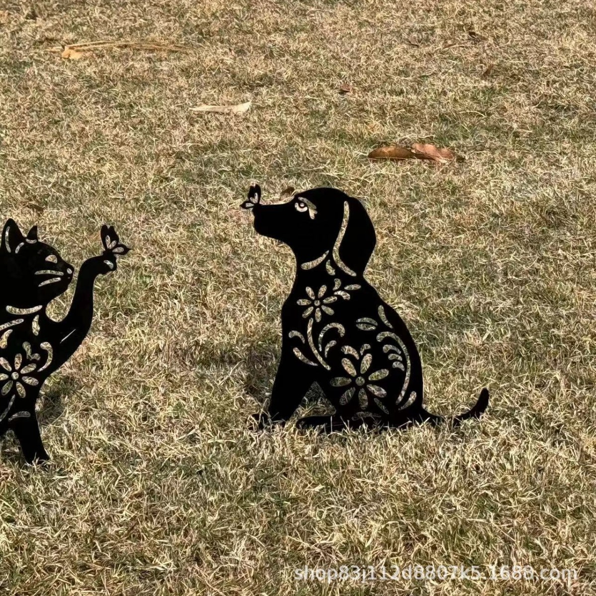 Cross-border Amazon Metal Garden Ornaments Creative Hollow Cat Hollow Dog Landscape Decoration Iron Crafts Plug-in