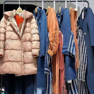 迪凯2022冬款时尚女装优雅奢华保暖中长款羽绒服外套品牌折扣货源