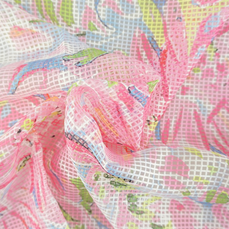 新款 粉色烟花大花朵方格透色提花印花面料 女装连衣裙礼服包服饰