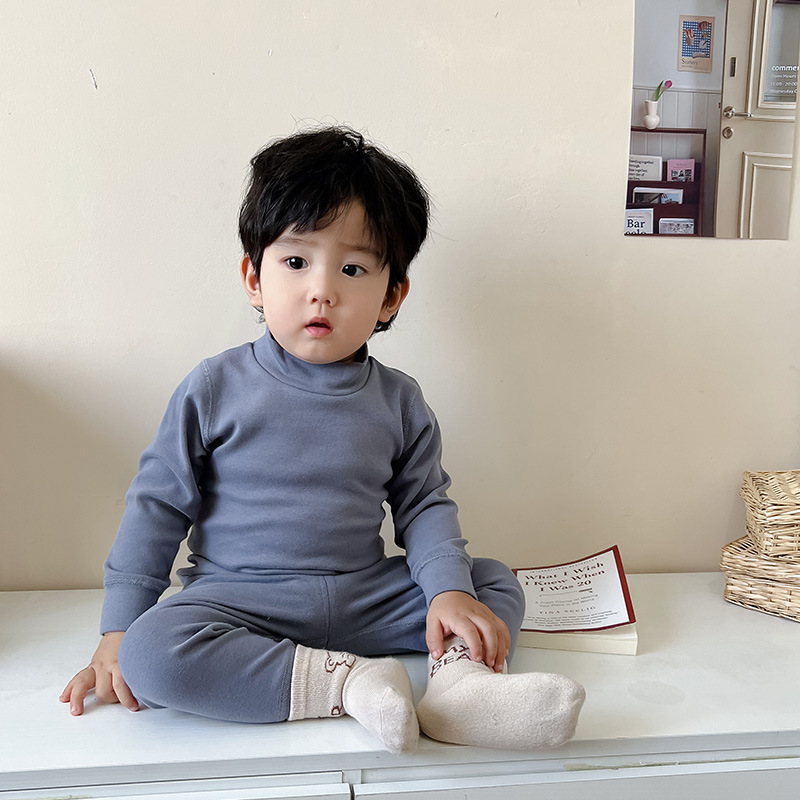 네이비 블루 - 스레드 슬리브 하프 터틀넥 슈트