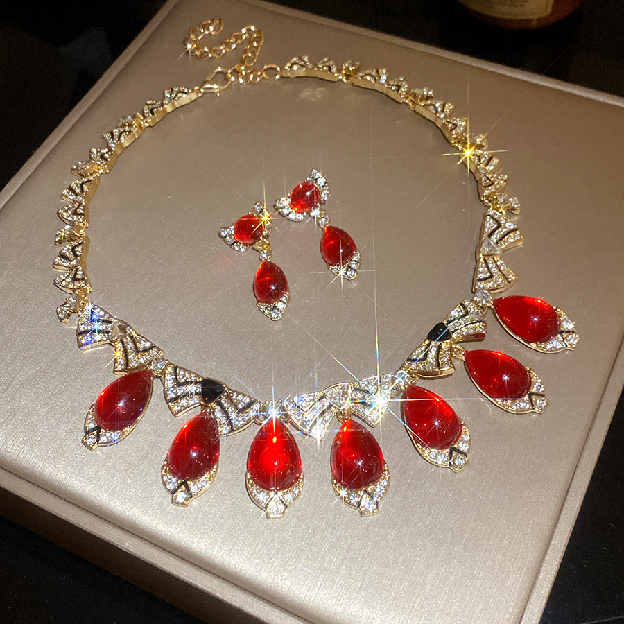 Medieval vintage diamantes goteo pendientes collar ligero lujo nicho cerradura estilo palacio conjunto de joyas exquisitas