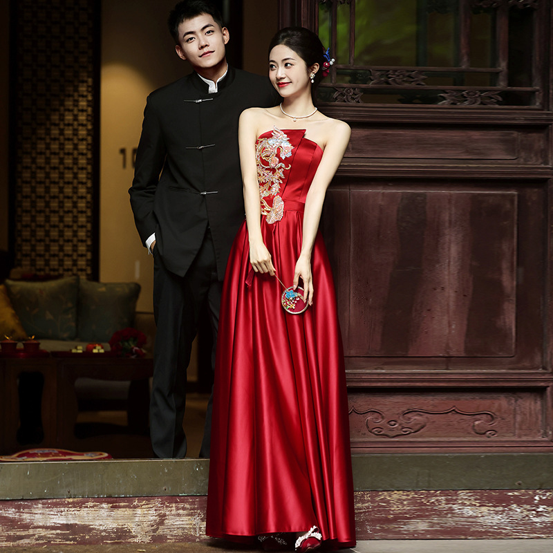 2026 New Burgundy Engagement Dress for the Bride, High-End Luxury Satin Strapless Gown for Weddings