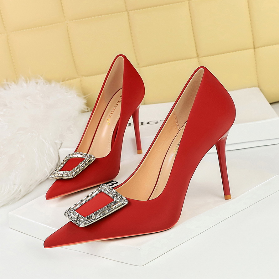 3265-K10 Korean Style Fashion Party Heels Stiletto Shallow Pointed Toe Rhinestone Buckle Slimming High Heel Single Shoes_vogvips.com