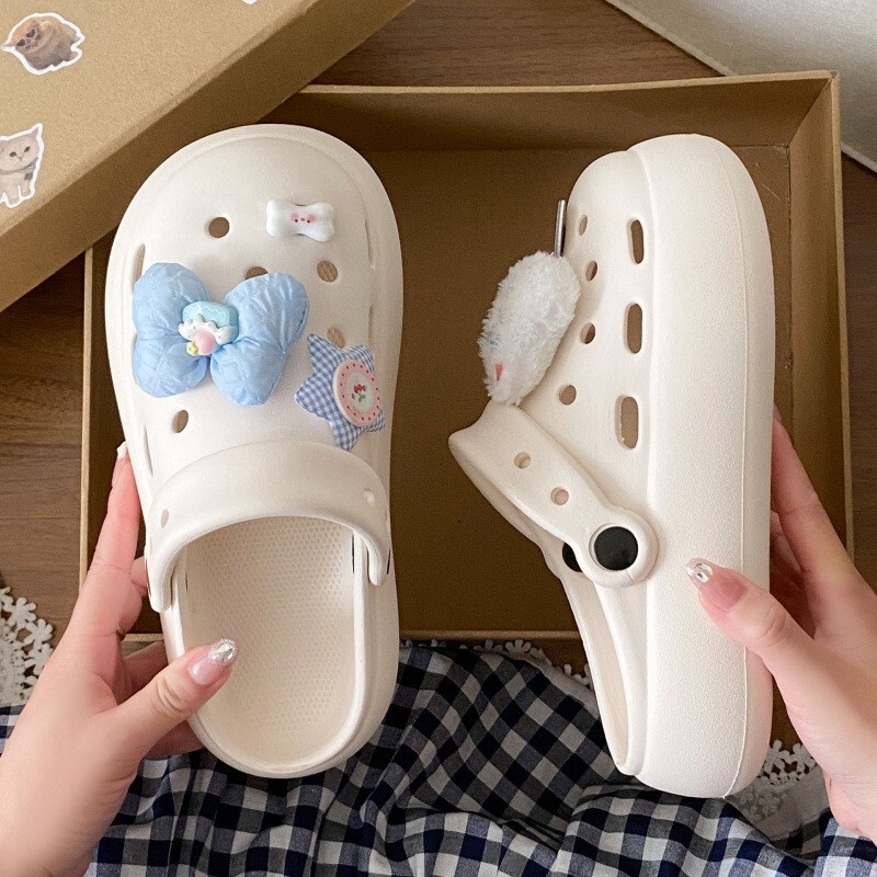 New Style Dual-Wear Women's Trendy Clogs 2025 Summer Versatile Height-Increasing Thick-Soled Lightweight Closed-Toe Slippers for Students