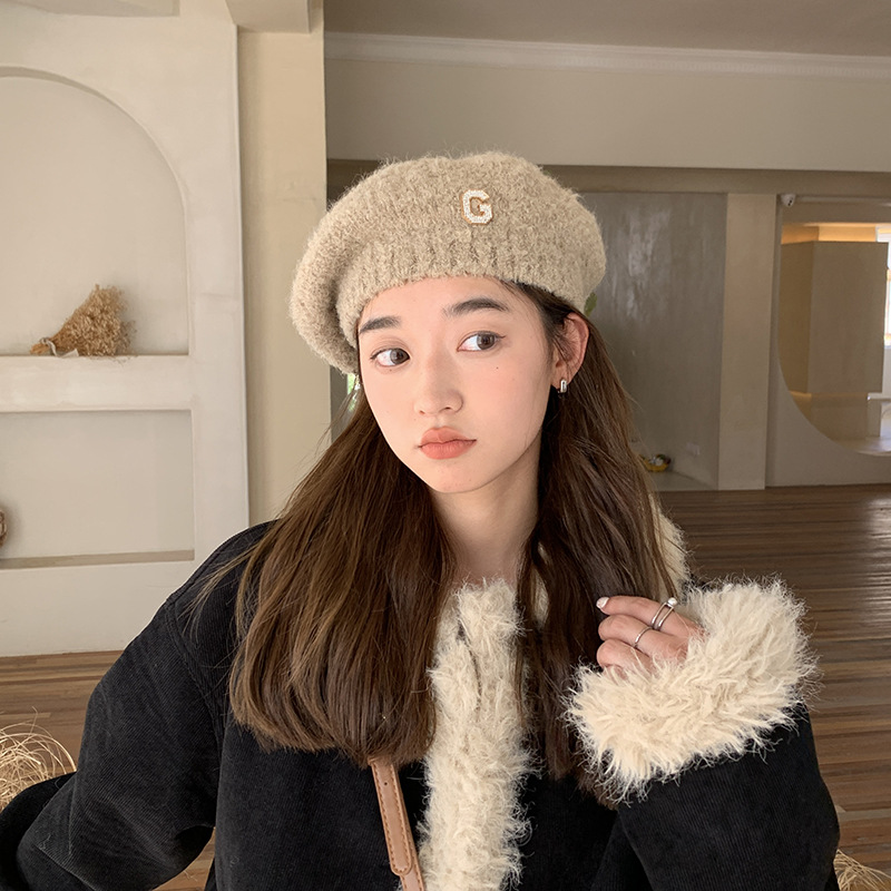 Neue japanische Plüsch-Malermütze, koreanische Version, modische und niedliche Strickmütze, Herbst und Winter, neue Damen-G-Label-warme Baskenmütze_voghion.com