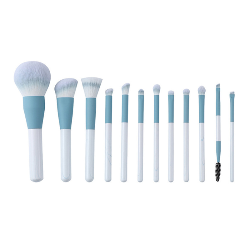 Juego de brochas de maquillaje, nuevo modelo, 12 piezas, juego completo de maquillaje de sombra de ojos, tubo de cobre grueso, cerdas suaves, herramientas de belleza para principiantes