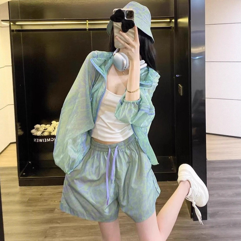 2026 Spring/Summer European Dopamine Color Series Casual Sun-Protection Set, Slimming and Fashionable Hooded Casual Two-Piece Set